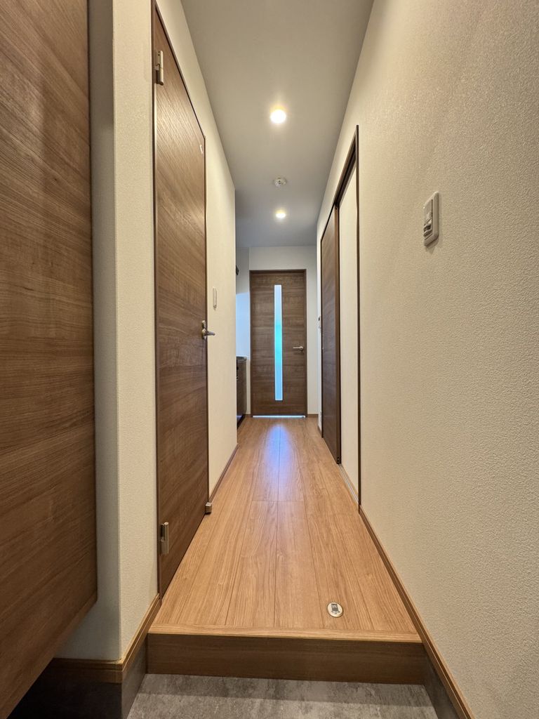 玄関　※代表タイプ（建設中）の写真のため実際と異なる場合があります