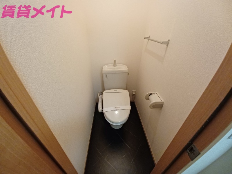 トイレ　同型参考写真