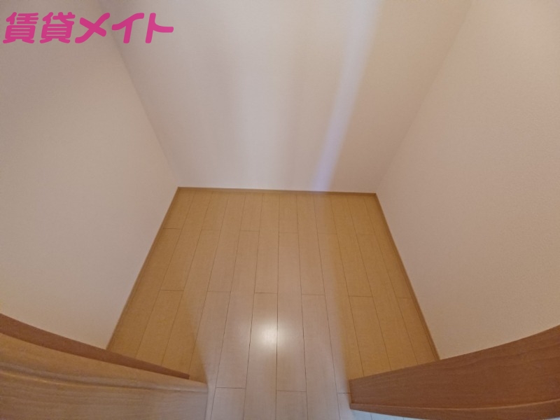 収納　同型参考写真