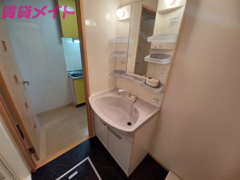 洗面設備　同型参考写真