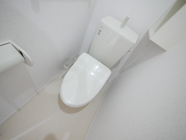 トイレ　★嬉しい温水洗浄便座のトイレです★