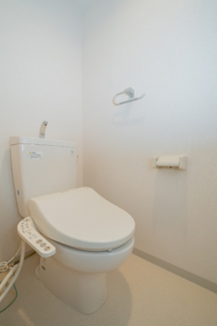 トイレ　※写真は同タイプ住戸です。