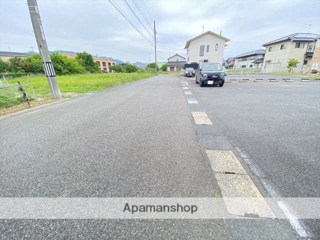 その他　前面道路（その他）まで0m