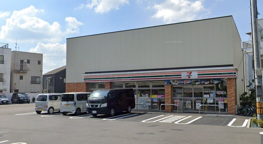 コンビニ　セブンイレブン足立本木2丁目店（コンビニ）まで410m