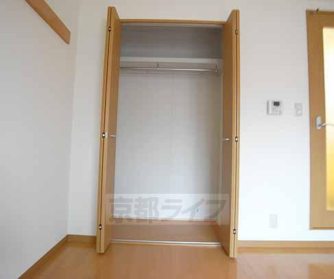 収納　かさばる洋服をすっぽり収納できますよ。