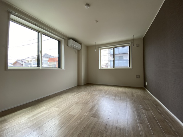 居室・リビング　広々したお部屋でストレスフリーです。