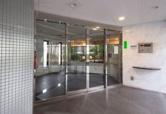 エントランス　建物の内部です。