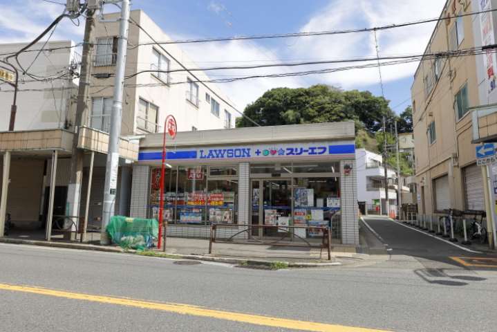 スーパー　イオンスタイル　横須賀（スーパー）まで282m