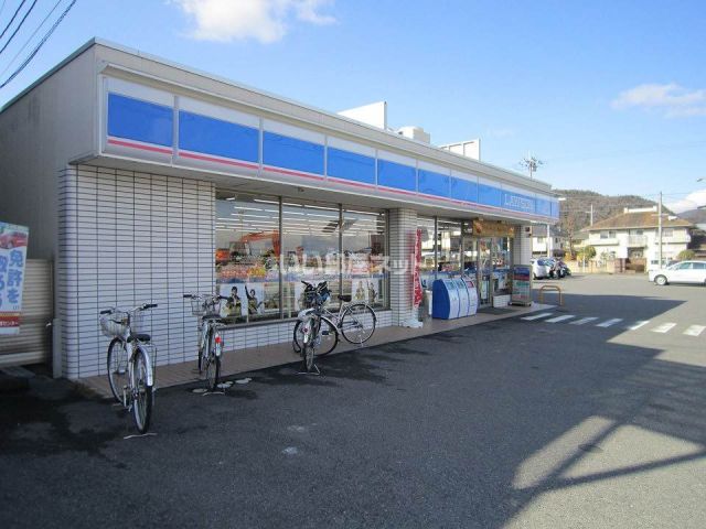 コンビニ　ローソン 近江八幡多賀店（コンビニ）まで527m