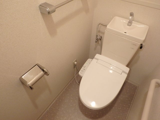 トイレ　清潔感のあるトイレです