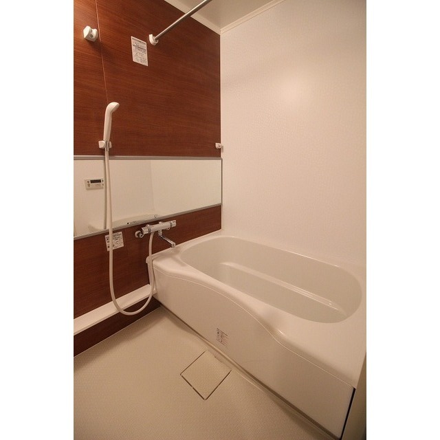 バス・シャワールーム　別の部屋の写真です
