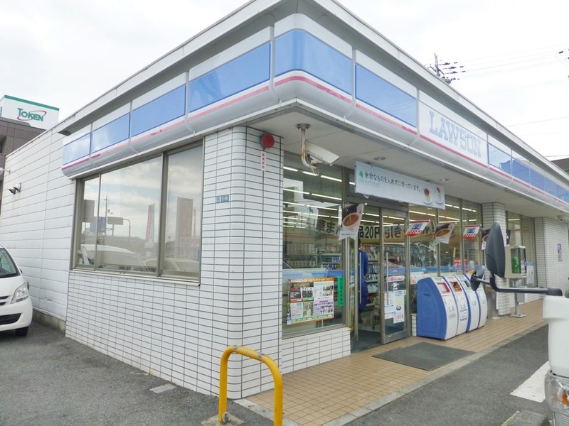 コンビニ　ローソン奈良宝来町店（コンビニ）まで748m