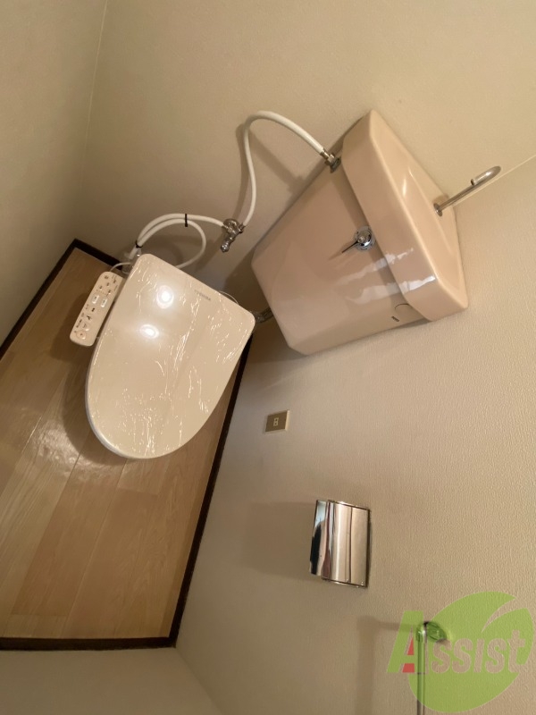 トイレ　トイレは温水洗浄便座で、とても快適にご利用いただけます。