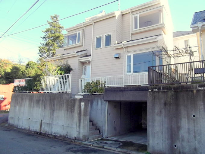 建物外観　ガレージ付戸建