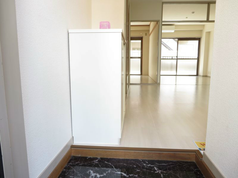 玄関　※別号室参考写真
