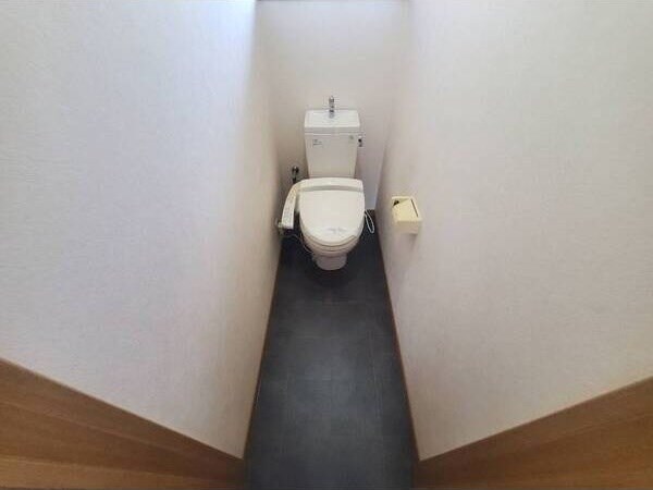 YONE Iのトイレ写真