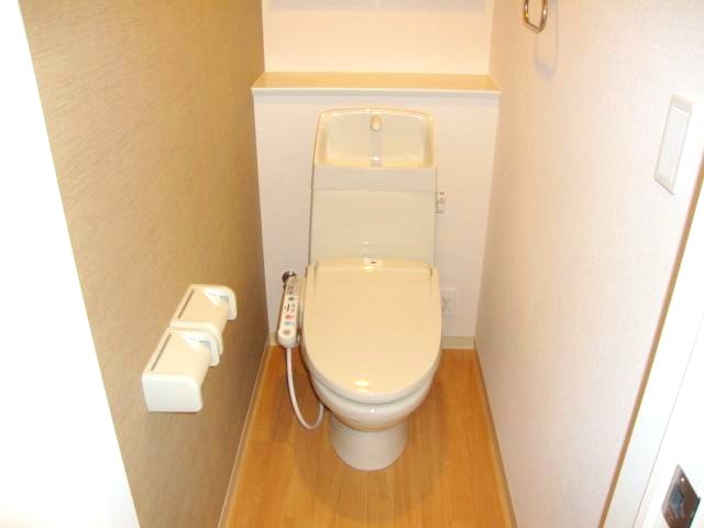 トイレ　※同タイプの部屋写真です