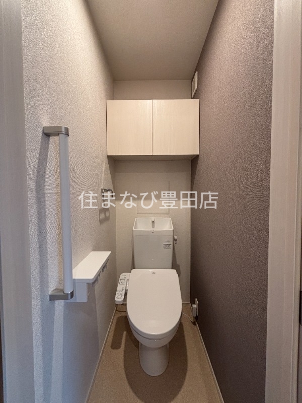 トイレ　反転・同型タイプ