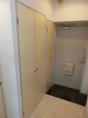玄関　※別部屋参考写真