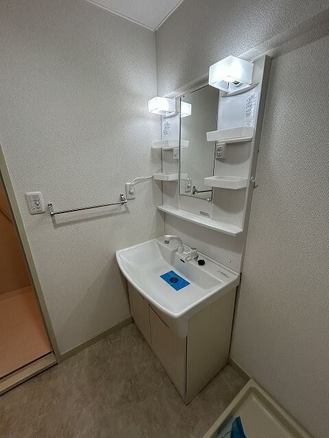 洗面設備　別部屋参照写真