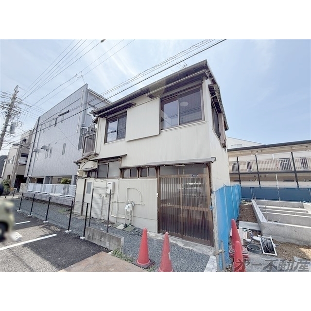 エントランス　建物外観