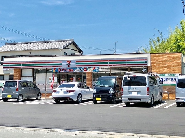コンビニ　セブンイレブン浜松高塚町店（コンビニ）まで650m