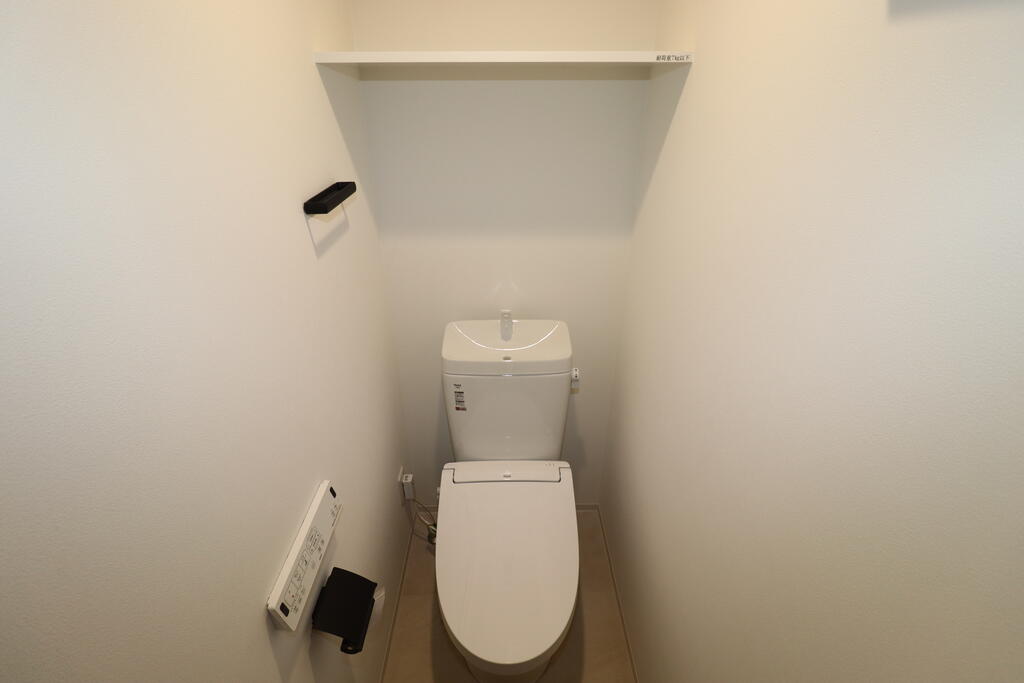 トイレ　トイレを撮影