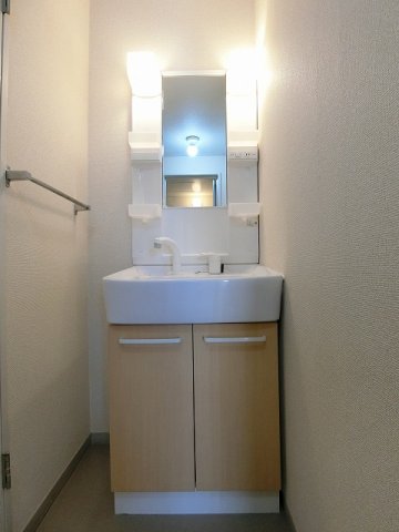 洗面設備　洗髪洗面化粧台で忙しい朝にも寝癖の付いた頭にも優しい☆お化粧