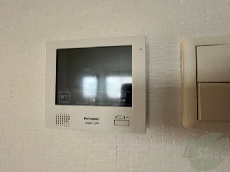 セキュリティ　ＴＶモニター付インターホンです。来客者の顔が見えるので安心！