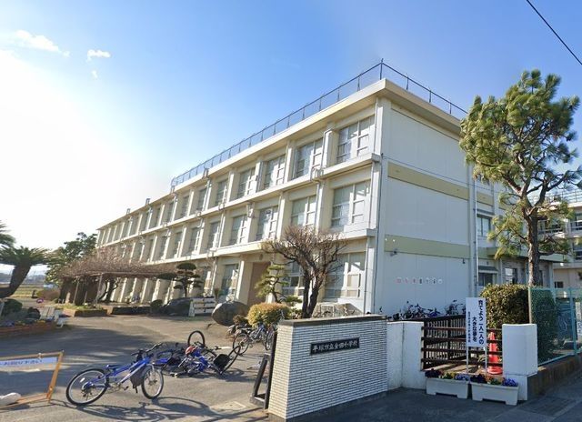 小学校　平塚市立金田小学校（小学校）まで883m