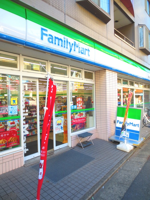 コンビニ　ファミリーマート（コンビニ）まで60m