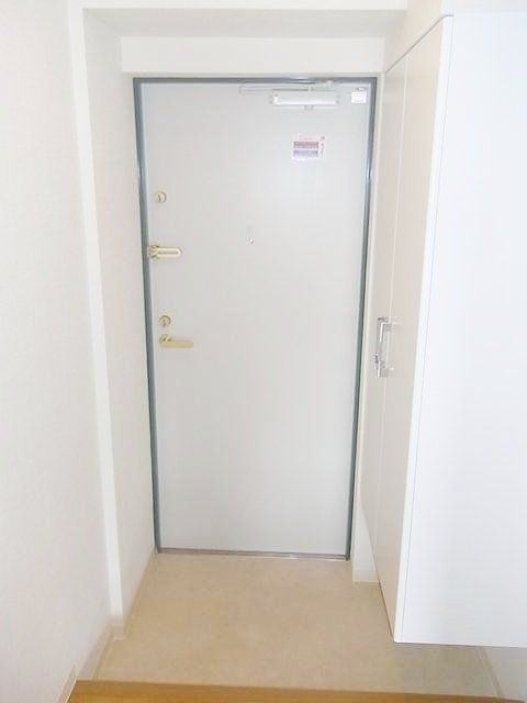 玄関　別部屋参照写真