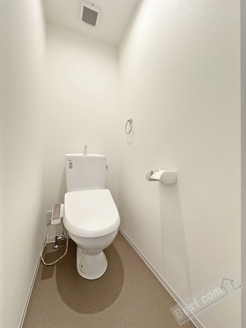 トイレ　同施工会社の同仕様写真です。