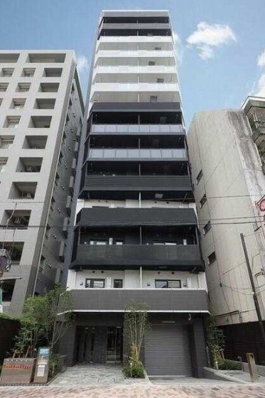 建物外観　鉄筋コンクリート造のがっちりとした建物。