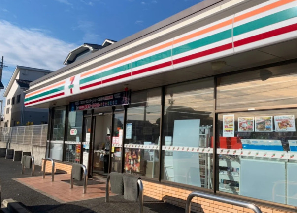 コンビニ　セブンイレブン 東郷町春木台店（コンビニ）まで357m