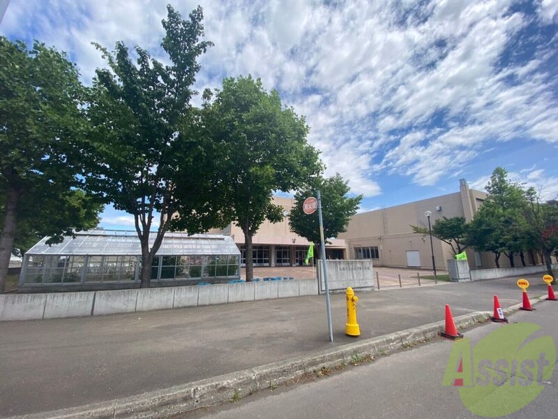 小学校　札幌市立百合が原小学校（小学校）まで648m