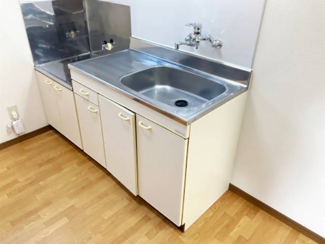 キッチン　２口コンロ設置可。