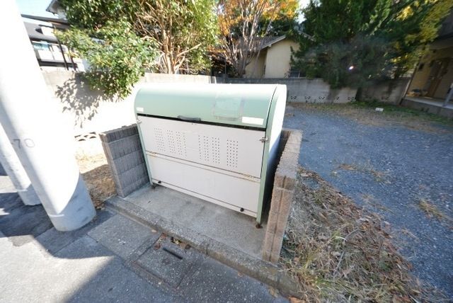 エントランス　★敷地内ゴミストッカー★