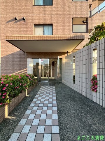 ブランミュール陶器の玄関写真