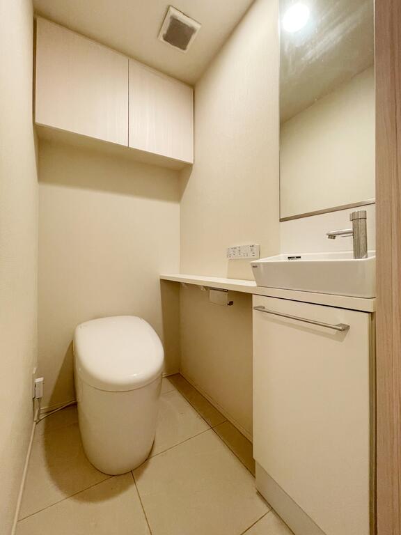 トイレ　＊別部屋参考写真