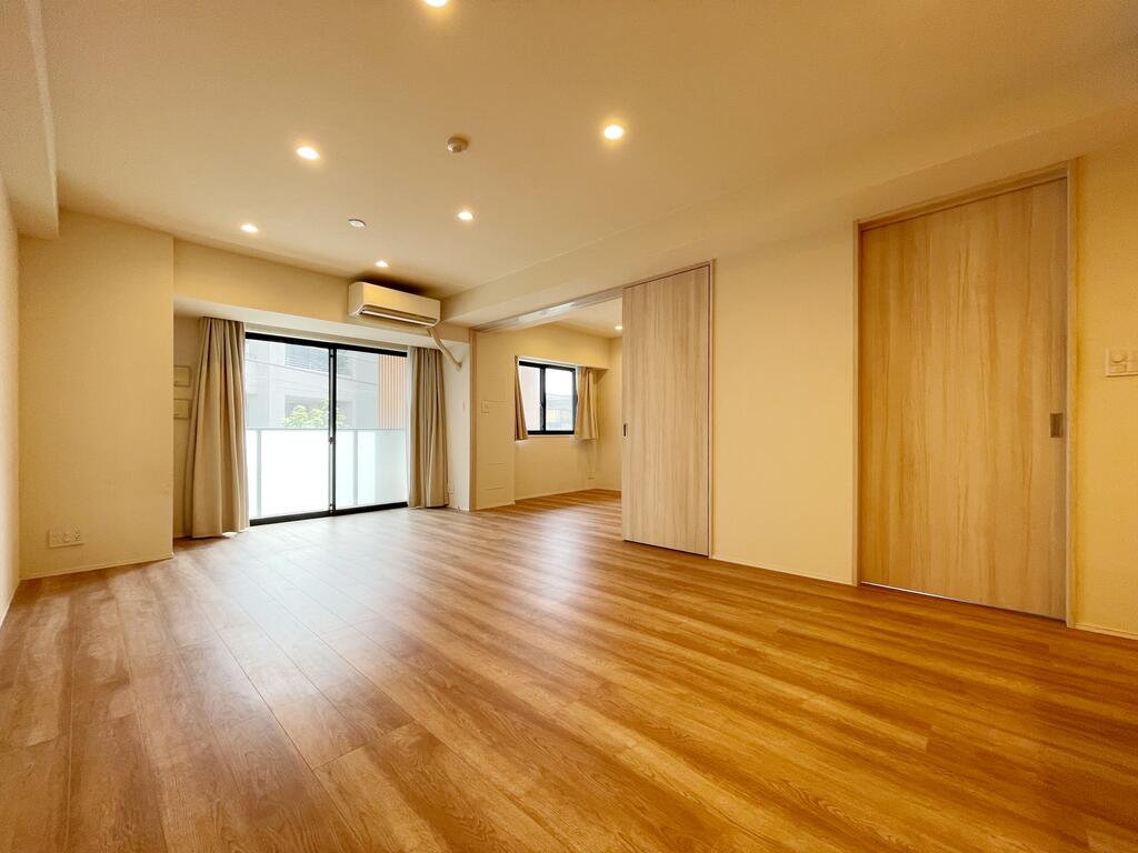 居室・リビング　＊別部屋参考写真