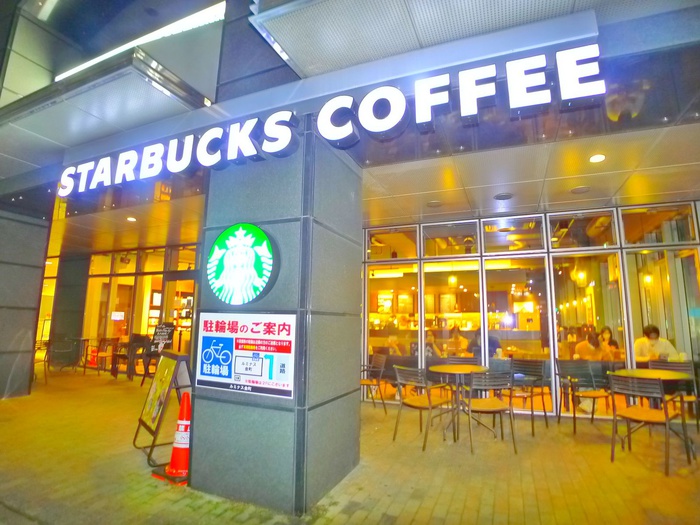 飲食店　スターバックス（飲食店）まで390m