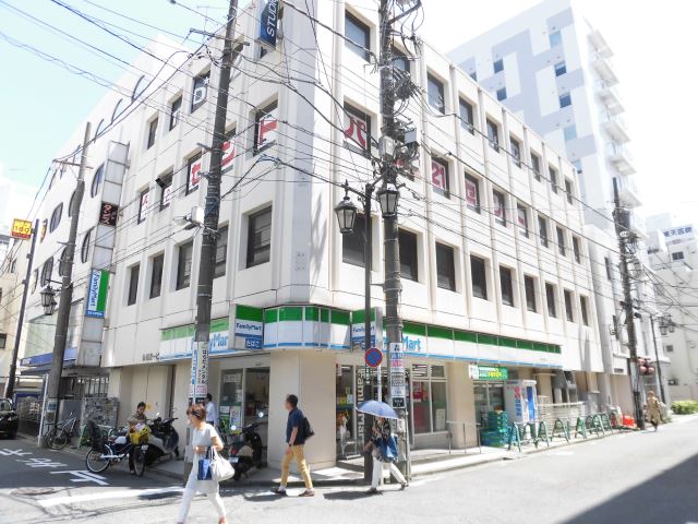 コンビニ　ファミリーマート（コンビニ）まで540m