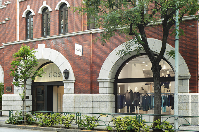 ショッピングセンター　COS青山店（ショッピングセンター）まで692m