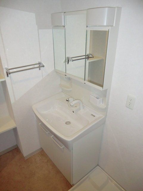 洗面設備　嬉しいシャンプードレッサー