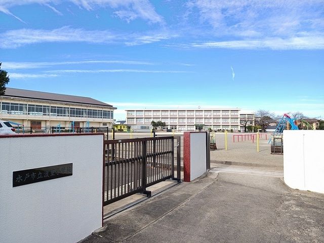 小学校　渡里小学校（小学校）まで520m