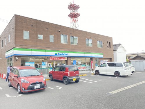 コンビニ　ファミリーマート尾張横須賀（コンビニ）まで372m