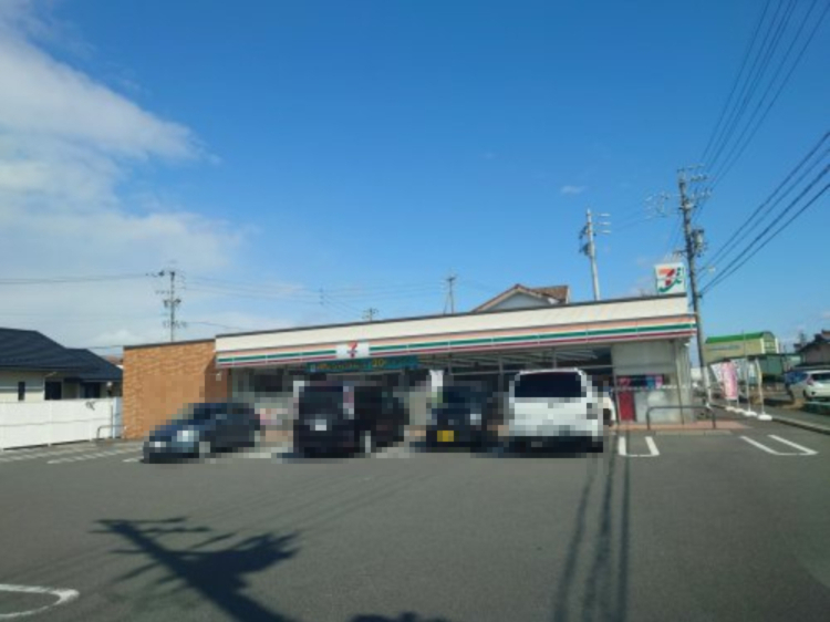 コンビニ　セブンイレブン　岐阜北うずら店（コンビニ）まで575m
