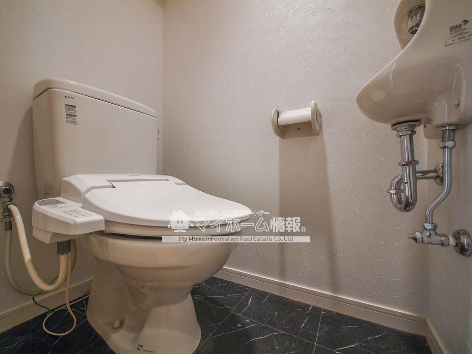 トイレ　トイレは快適な温水洗浄暖房便座付き！！