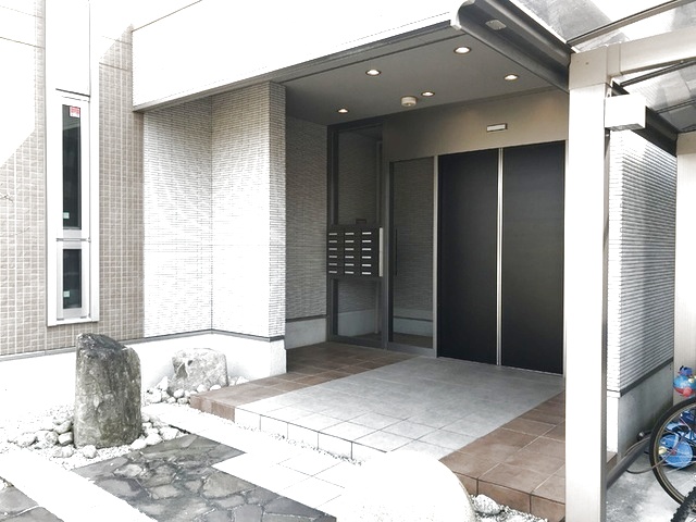 大阪モノレール彩都線 豊川駅 徒歩16分 3階建 築14年の外観写真